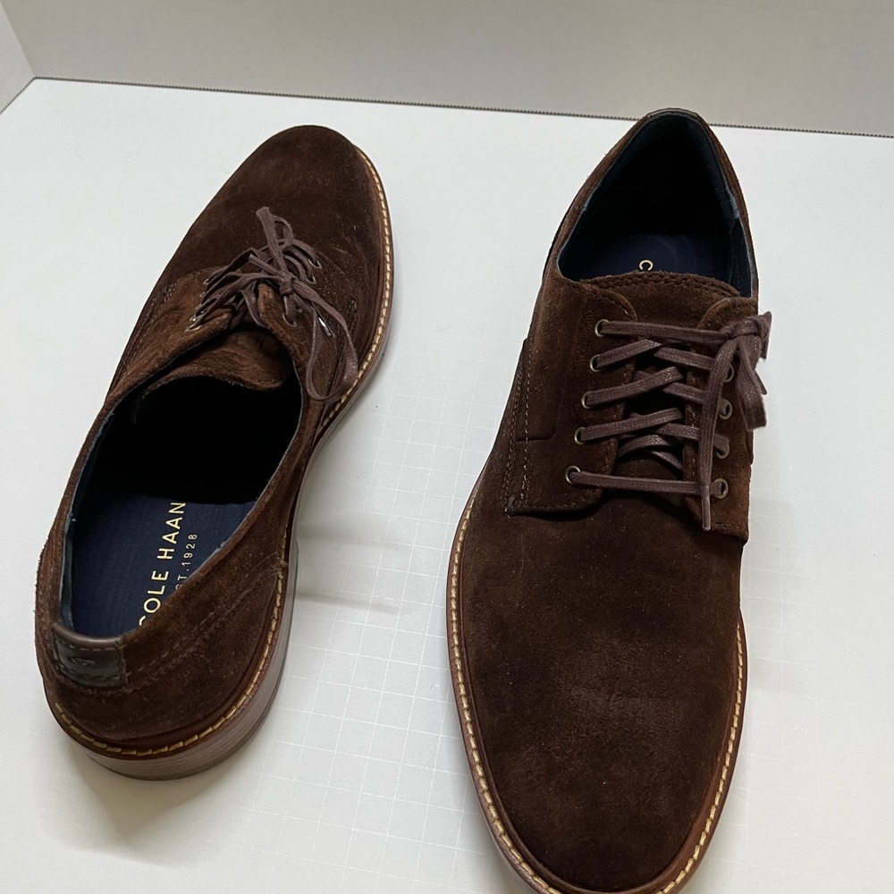 Cole Haan Mens 10.5 Suede Shoes